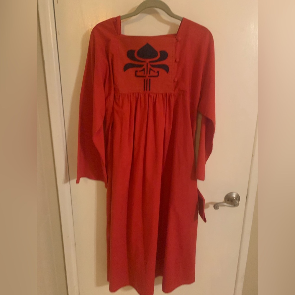 Amazing 1970s MIDI Dress.